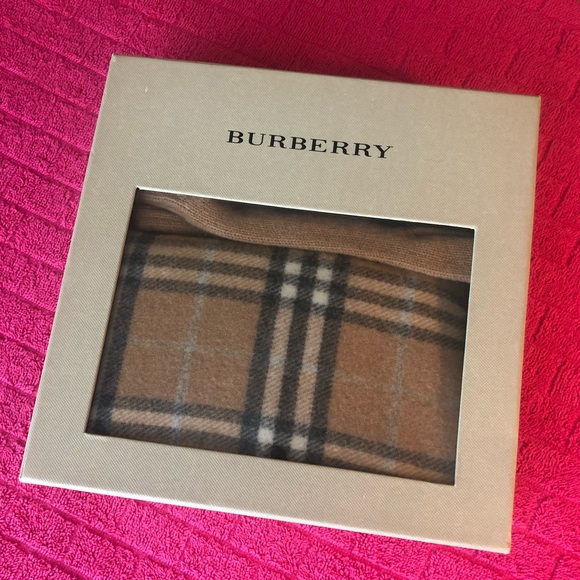 burberry scarf and gloves